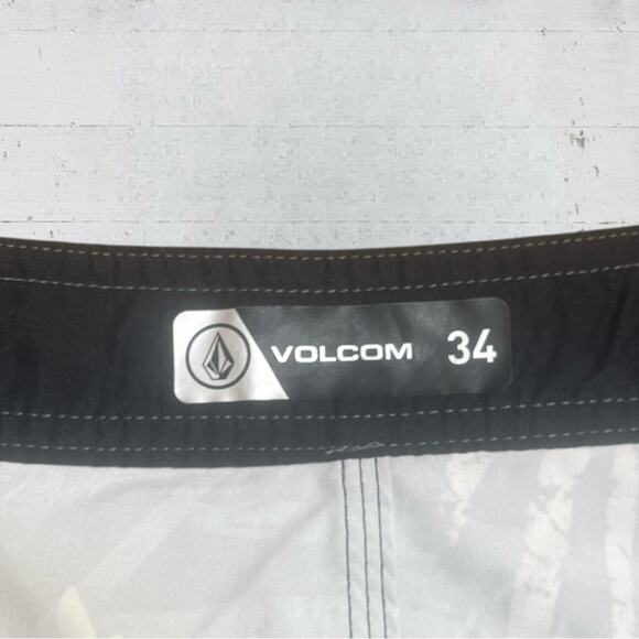 Volcom Men's Manic 2 Boardshort Bamboo 9.5'' Inseam Size 34 Beach Swim Vacation - Picture 5 of 10